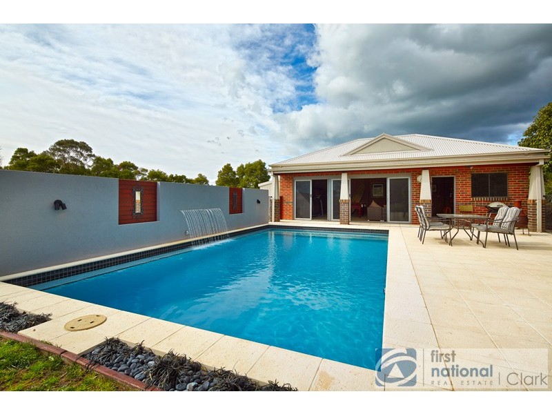 14 Settlers Rise, Drouin VIC 3818