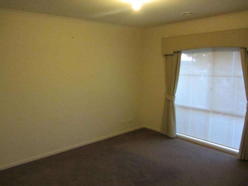 103 McNeilly Road, Drouin VIC 3818