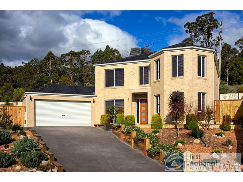 10 Lakeside Court, Drouin VIC 3818