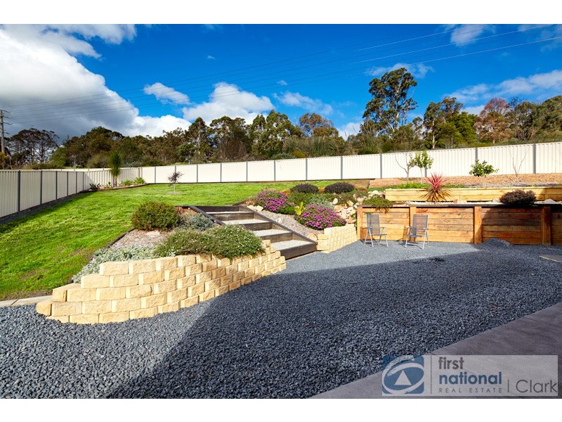 10 Lakeside Court, Drouin VIC 3818