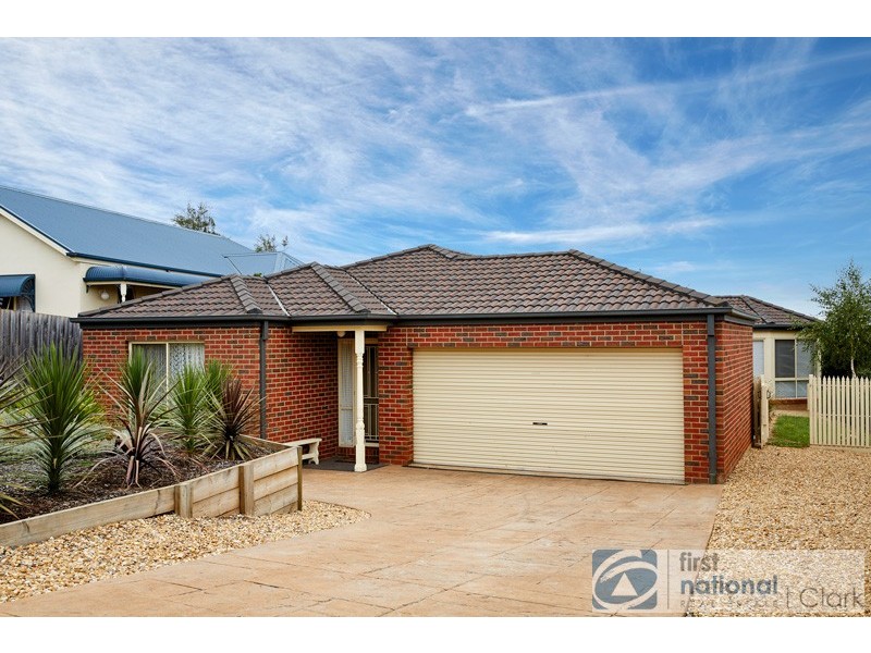 17 Janine Court, Drouin VIC 3818