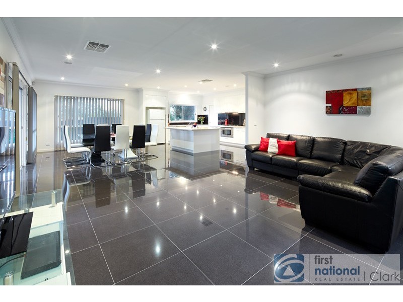 11 Fairchild Street, Drouin VIC 3818