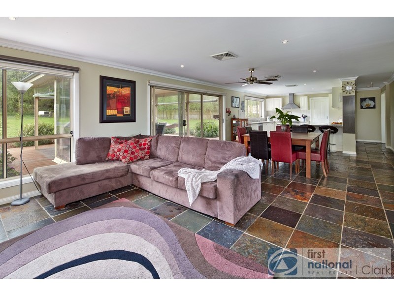 14 Carlile Court, Drouin VIC 3818