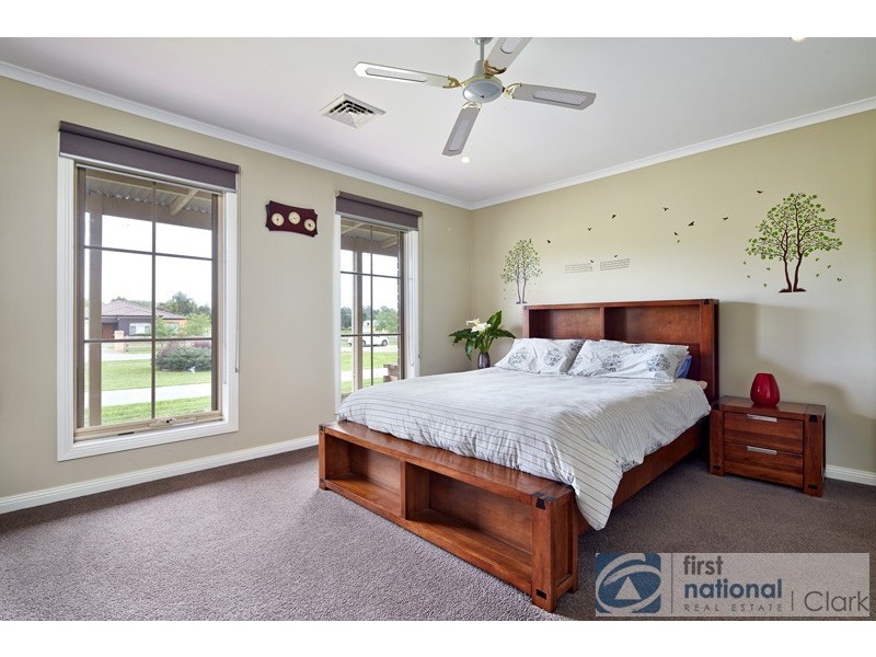 14 Carlile Court, Drouin VIC 3818