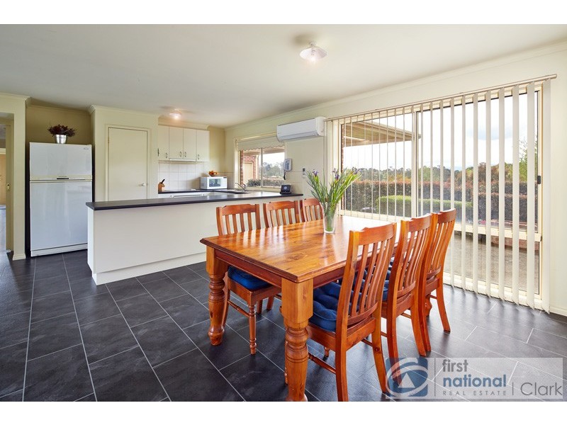 18 Carlile Court, Drouin VIC 3818