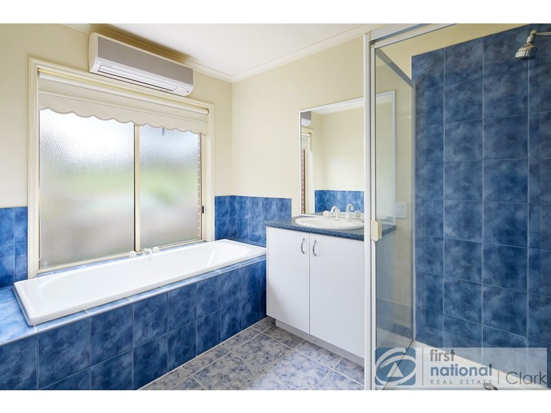 18 Carlile Court, Drouin VIC 3818