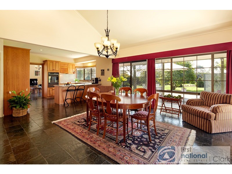 5 Ablett Court, Drouin VIC 3818