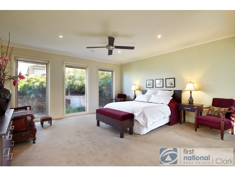 19 Jackson Drive, Drouin VIC 3818