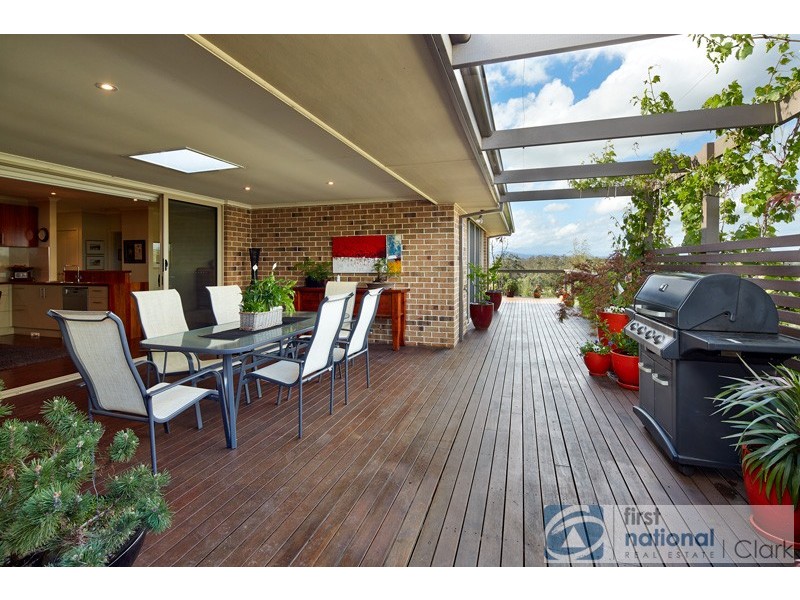 19 Jackson Drive, Drouin VIC 3818