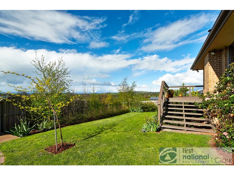 19 Jackson Drive, Drouin VIC 3818