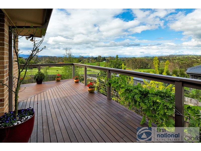 19 Jackson Drive, Drouin VIC 3818