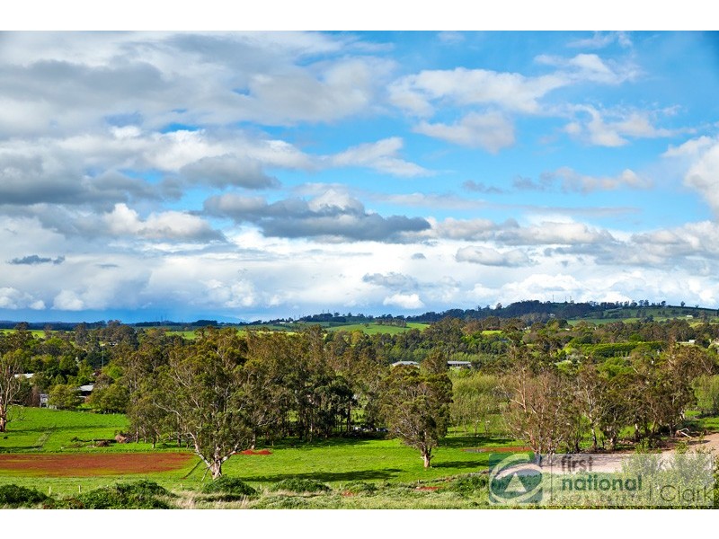 19 Jackson Drive, Drouin VIC 3818