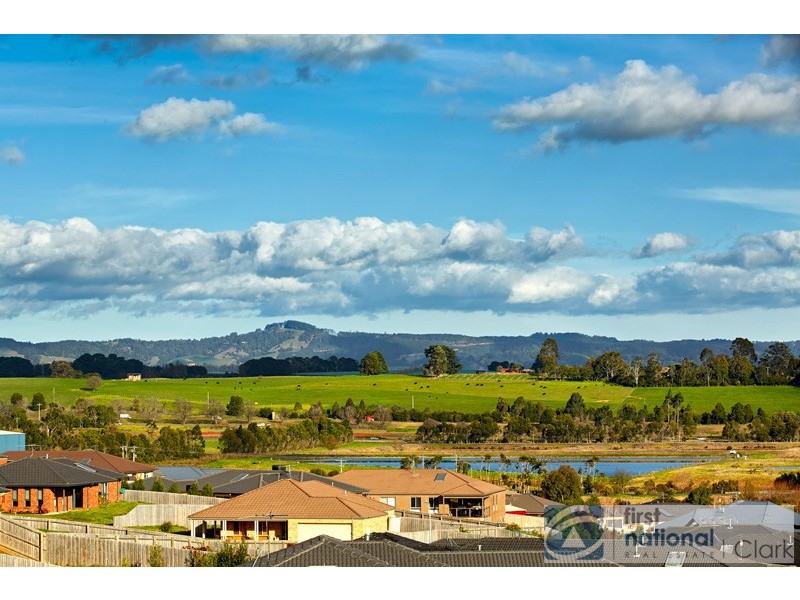 14 Bladen Street, Warragul VIC 3820