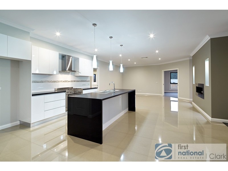 13 Kensington Drive, Warragul VIC 3820