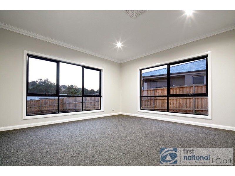 13 Kensington Drive, Warragul VIC 3820