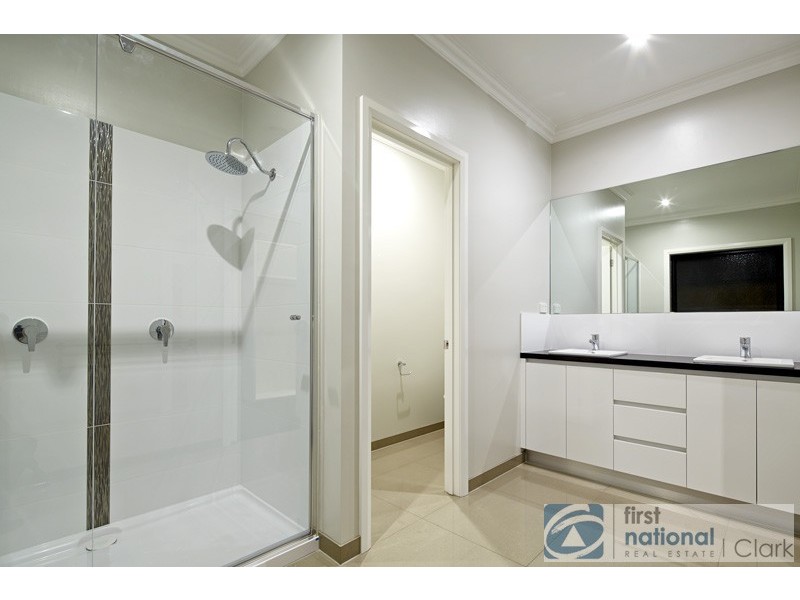 13 Kensington Drive, Warragul VIC 3820