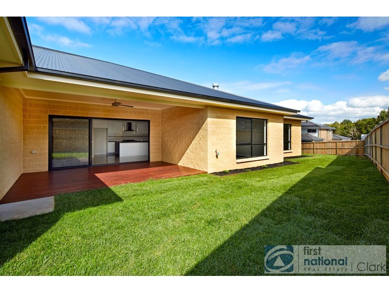 13 Kensington Drive, Warragul VIC 3820