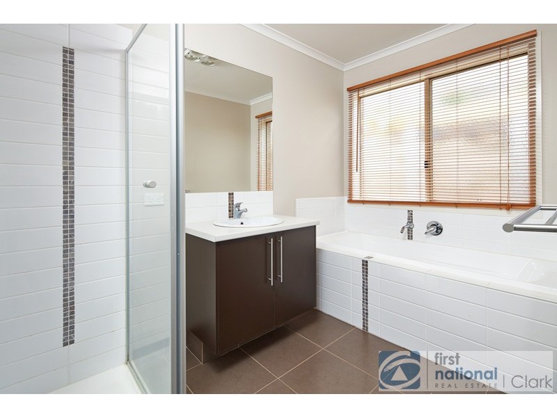 13 Vivian Court, Drouin VIC 3818