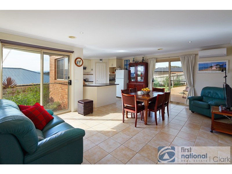 10 Summerhill Boulevard, Drouin VIC 3818