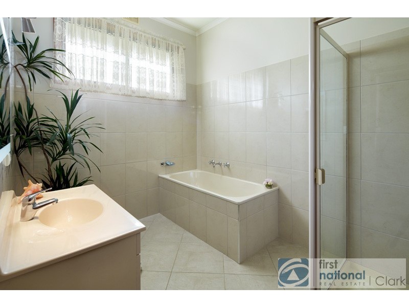16 Hogan Lane, Trafalgar South VIC 3824