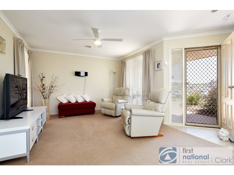 32 Walker Drive, Drouin VIC 3818