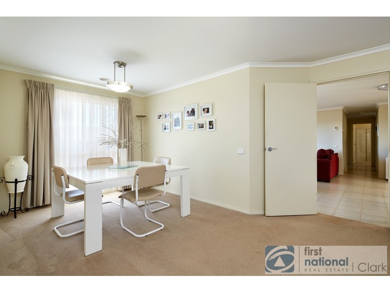 32 Walker Drive, Drouin VIC 3818