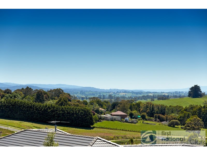 32 Walker Drive, Drouin VIC 3818