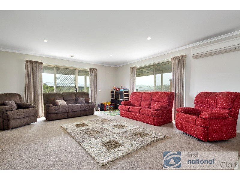 12 Rimfire Avenue, Drouin VIC 3818