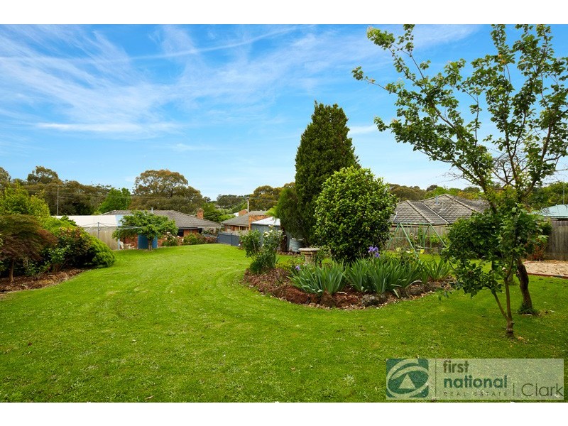 16 Wood Street, Drouin VIC 3818