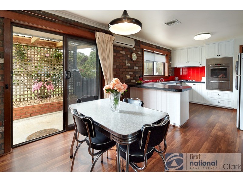 16 Wood Street, Drouin VIC 3818