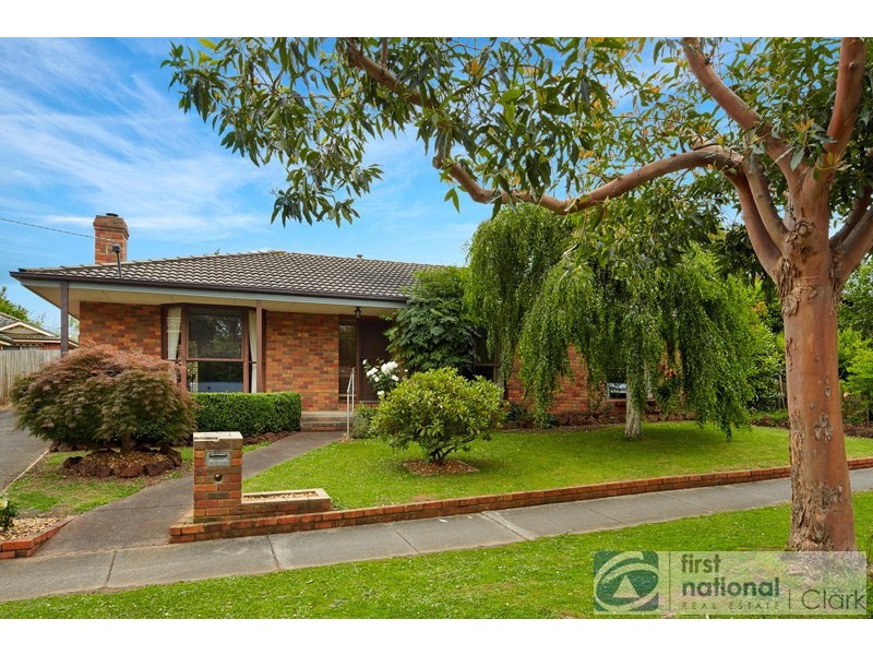16 Wood Street, Drouin VIC 3818