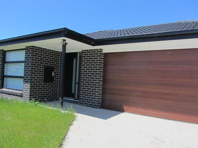 12 Shakespeare Court, Drouin VIC 3818