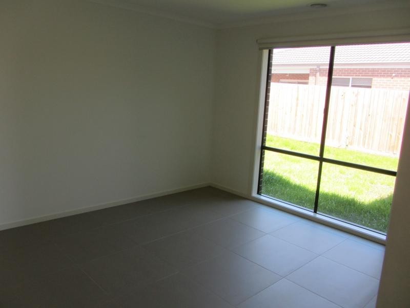 12 Shakespeare Court, Drouin VIC 3818