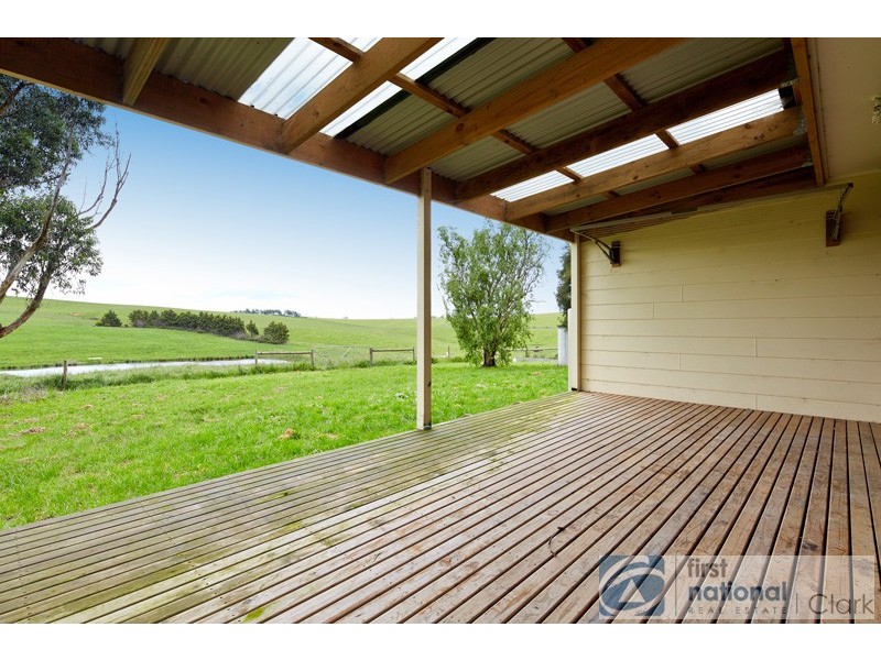 230 Old Telegraph Road, Jindivick VIC 3818