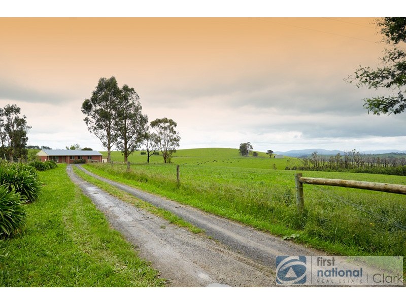 230 Old Telegraph Road, Jindivick VIC 3818