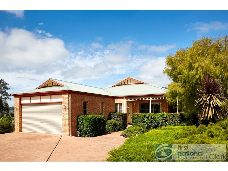 23 Robin Hood Way, Drouin VIC 3818