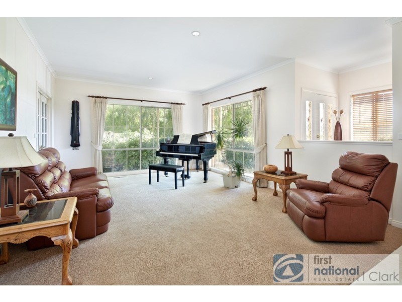 23 Robin Hood Way, Drouin VIC 3818
