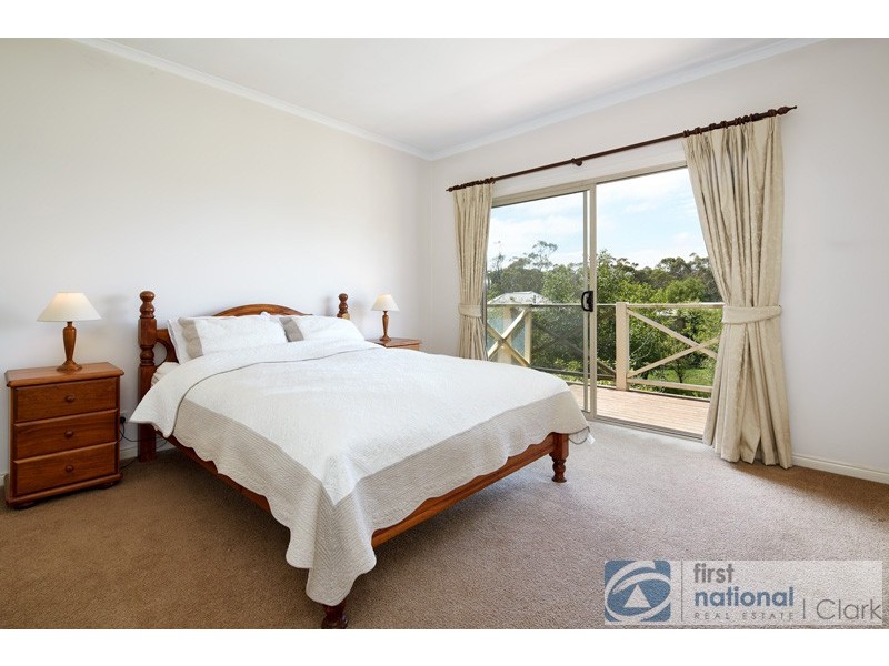 23 Robin Hood Way, Drouin VIC 3818