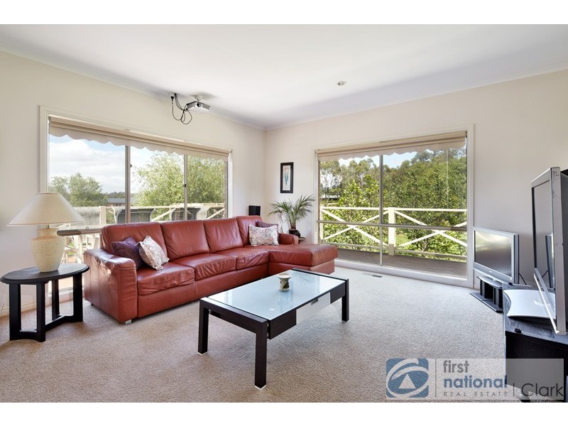 23 Robin Hood Way, Drouin VIC 3818