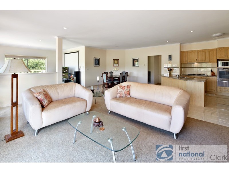 23 Robin Hood Way, Drouin VIC 3818