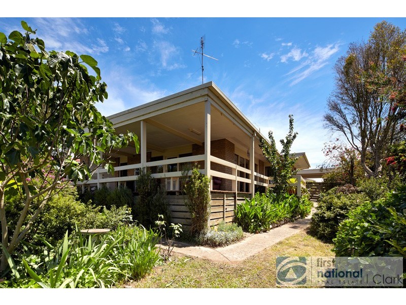 24 Archibald Crescent, Warragul VIC 3820