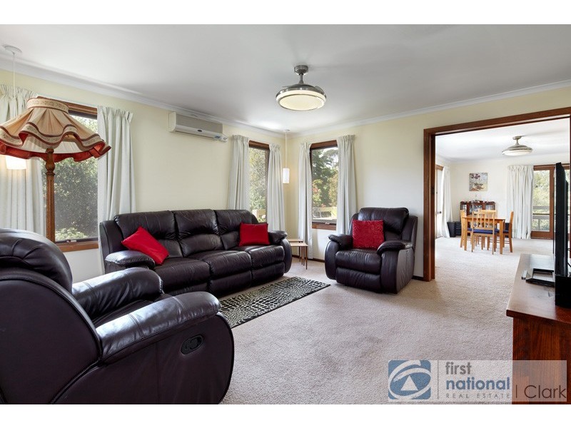 24 Archibald Crescent, Warragul VIC 3820