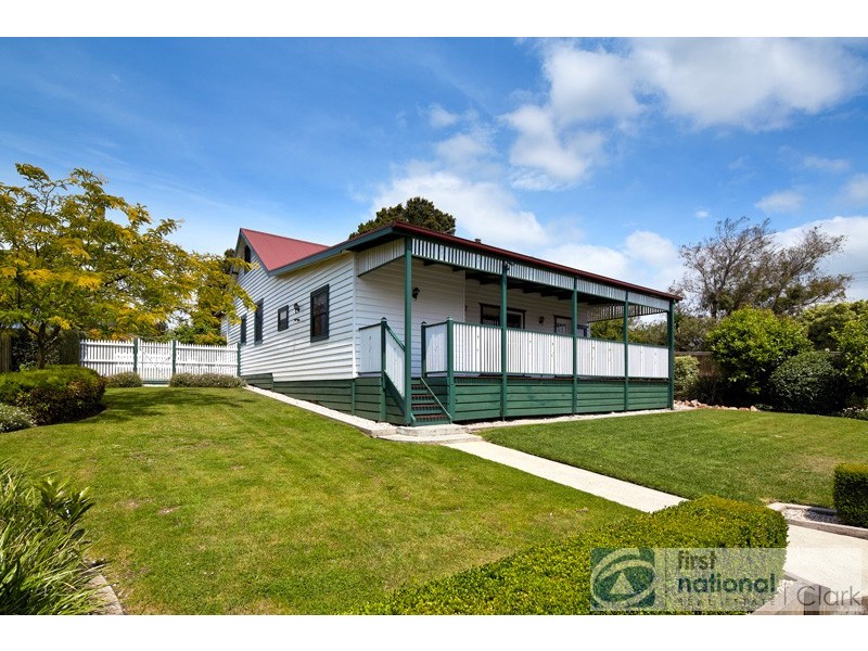 13 Hearn Street, Drouin VIC 3818