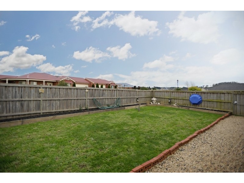 16 Hamilton Drive, Warragul VIC 3820