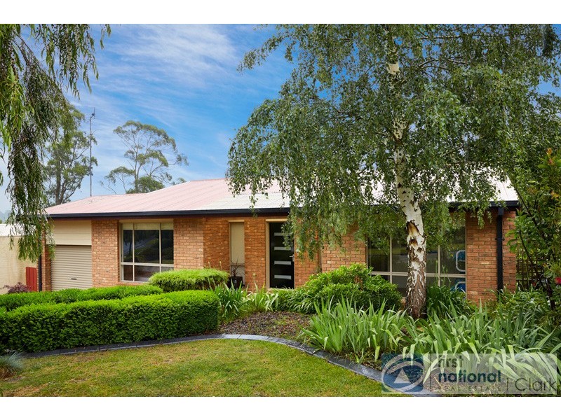 9 Wallace Crescent, Drouin VIC 3818