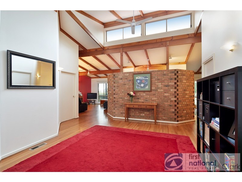 9 Wallace Crescent, Drouin VIC 3818