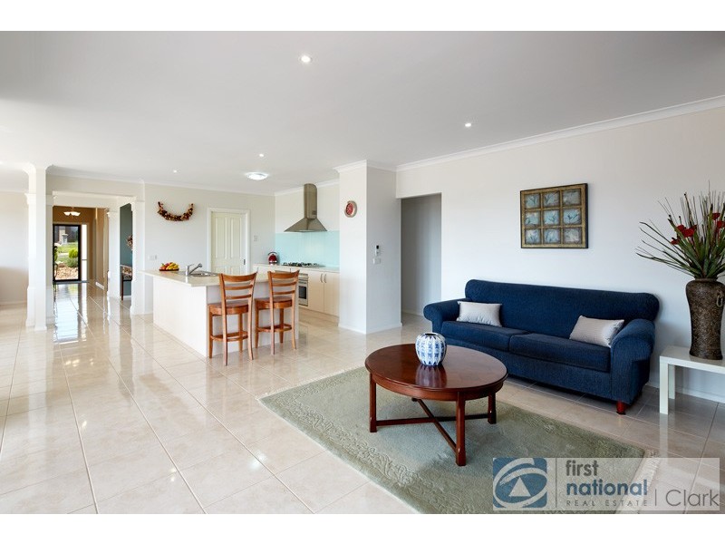 17 Munro Street, Warragul VIC 3820