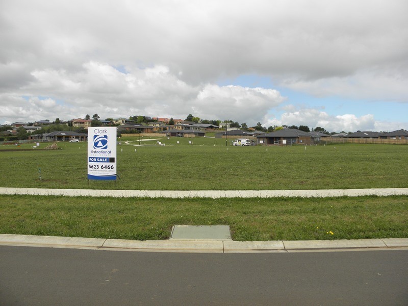 135 Twin Ranges Drive, Warragul VIC 3820