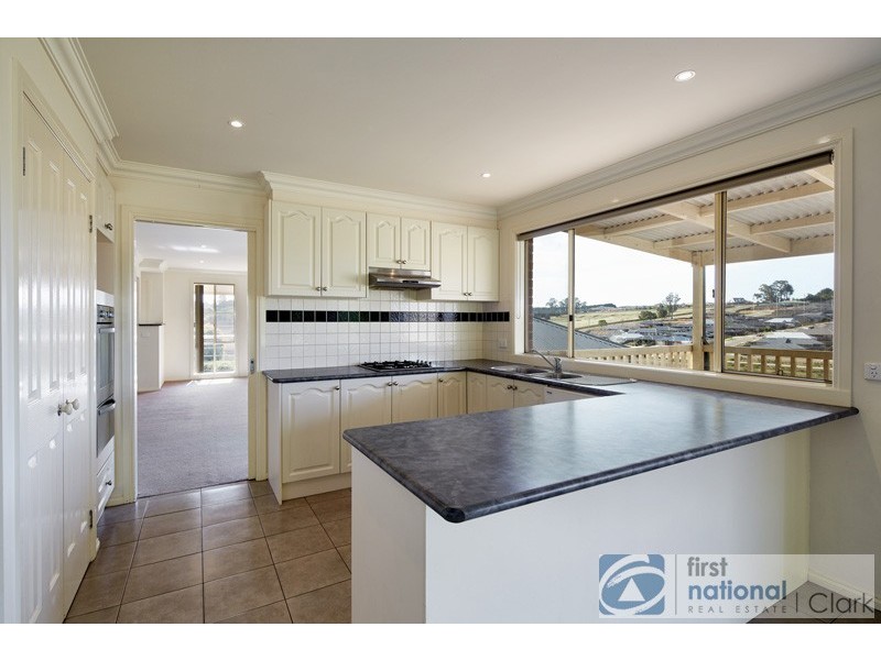 4 County Court, Drouin VIC 3818
