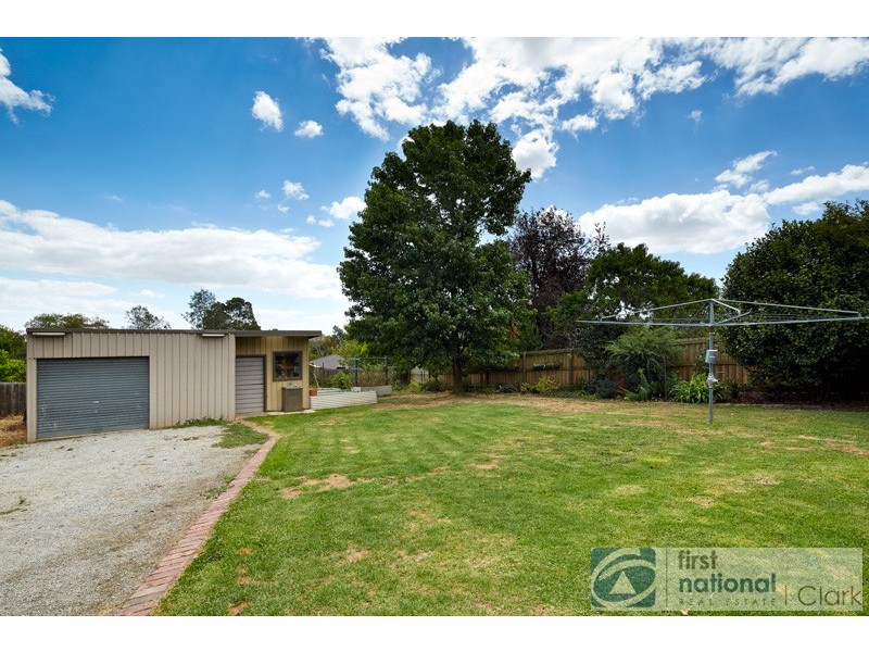9 Russell Street, Drouin VIC 3818